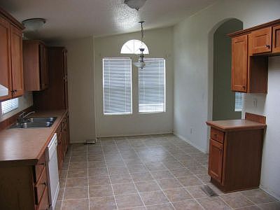 Kitchen w/dining area