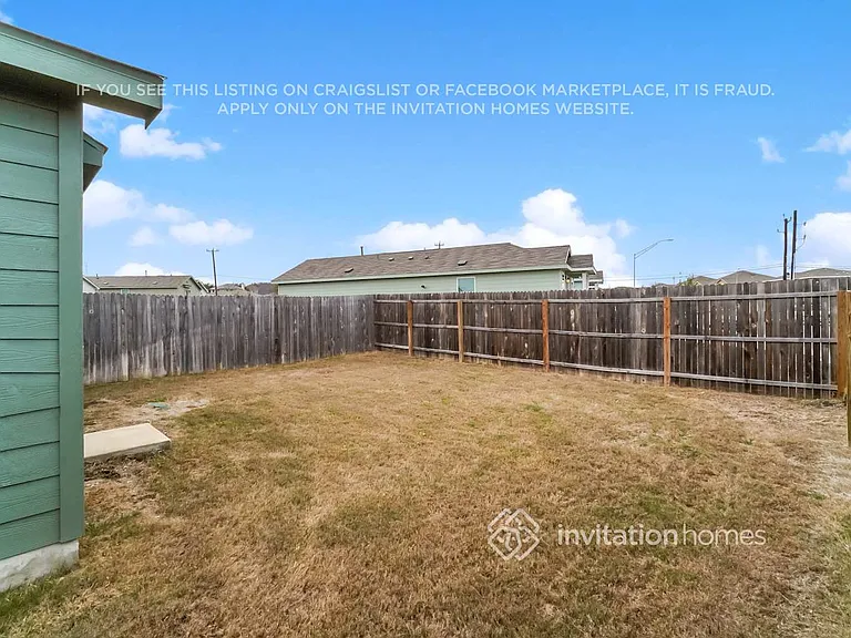 5449 Verdugos Palace — Photo 24