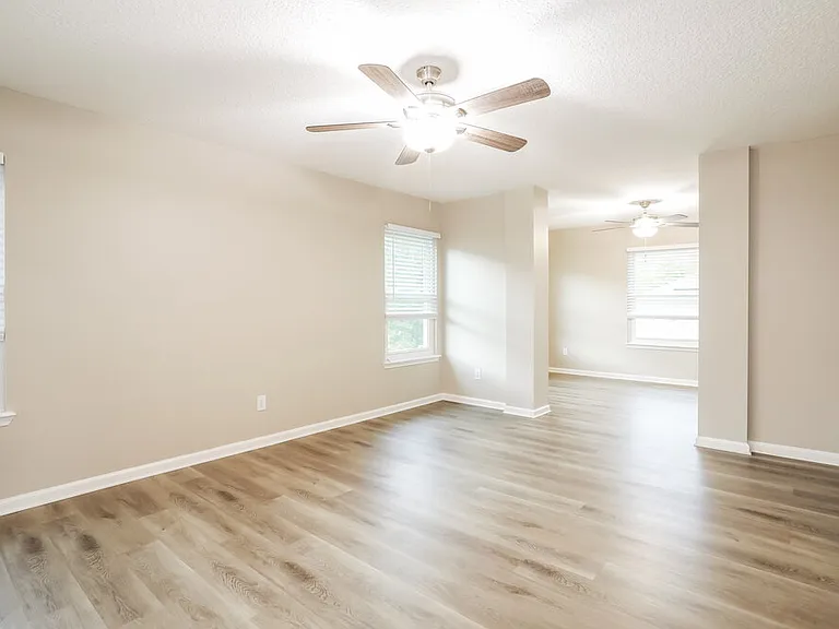 179 Greenfield Dr — Photo 11