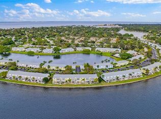 121 Seahorse Dr SE #C, Saint Petersburg, FL 33705