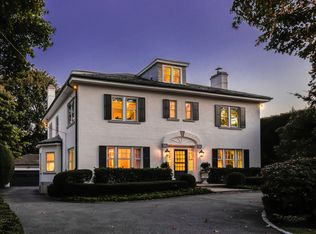 340 Pondfield Rd, Bronxville, NY 10708