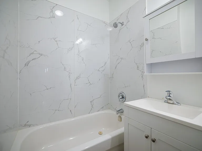 826 Grosvenor Ave #1 — Photo 10