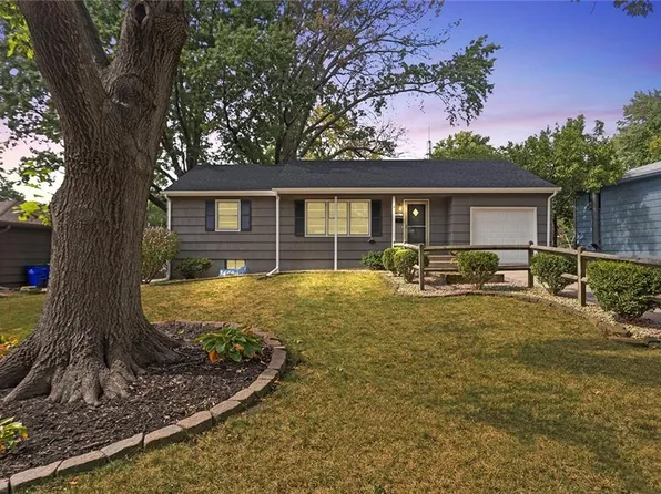 302 NE Howard Ave, Lees Summit, MO 64063