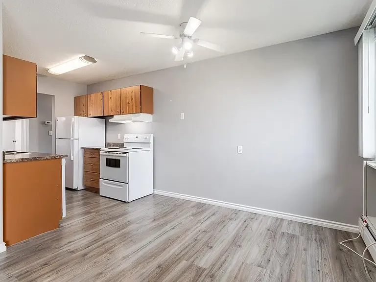 64 Corbitt Way SE — Photo 7