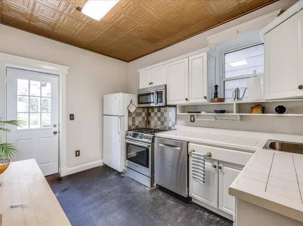 530 Liberty Avenue image 9 of 33