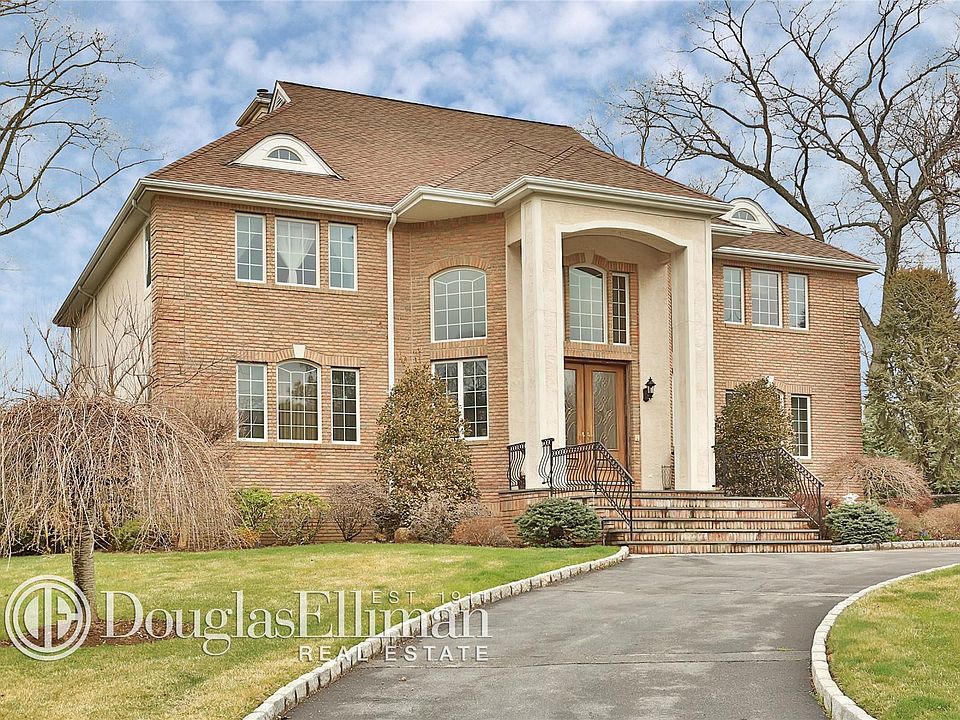 1st image of 4 Forest Lake Dr