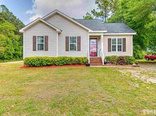 1040 Parkers Ridge Dr, Fuquay Varina, NC 27526