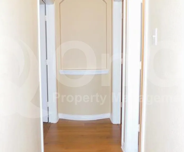 740 Peco St — Photo 11