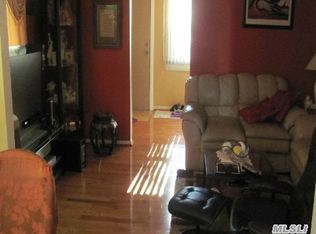 8909 202nd St, Hollis, NY 11423