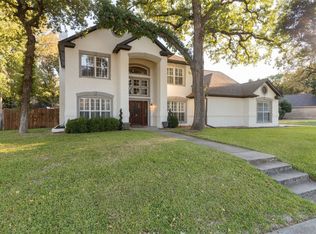 1316 Crows Nest Ct, Azle, TX 76020