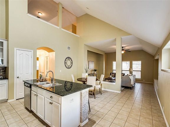 3rd image of 632 Nemitz St
