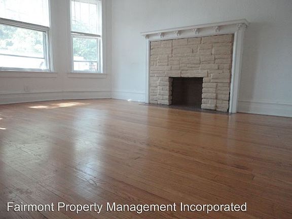 3rd image of 2274 W Leland Ave #3W