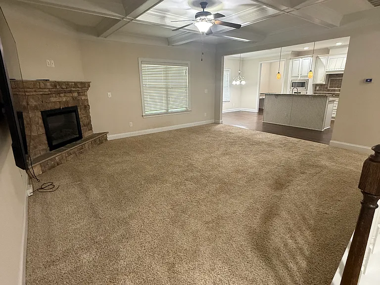 239 Tulip Dr — Photo 5