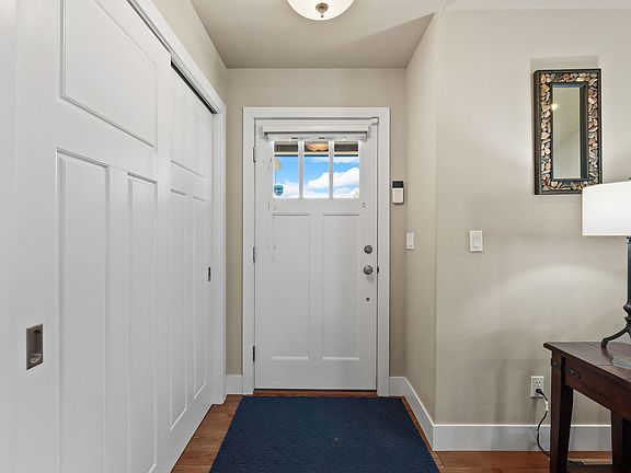 4th image of 1159 15th Ave W