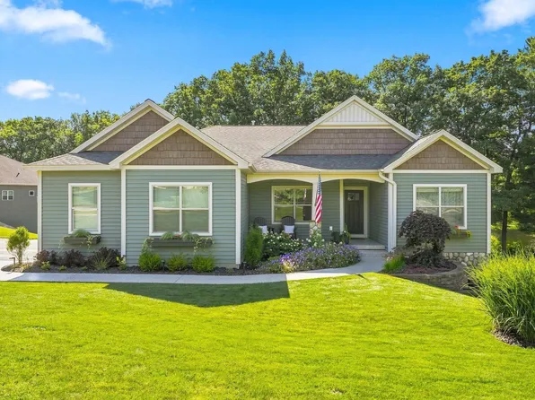 3173 Lake Meadows Cir, Traverse City, MI 49685