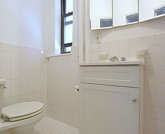 5th image of 161 Prince St APT 12