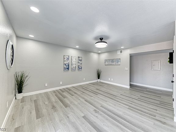 3rd image of 5317 Indian River Dr Unit 294