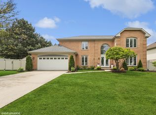 1002 Elmdale Rd, Glenview, IL 60025