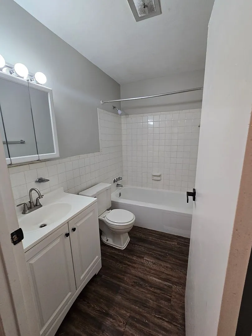 3224 Town and Country Apartments — Photo 3