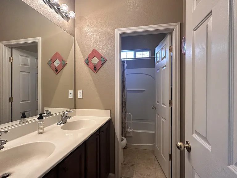 553 Rowland Ct — Photo 12