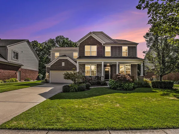 1378 Greythorne Dr, Orion, MI 48359