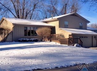 4405 S Oak Ridge Ave, Sioux Falls, SD 57103