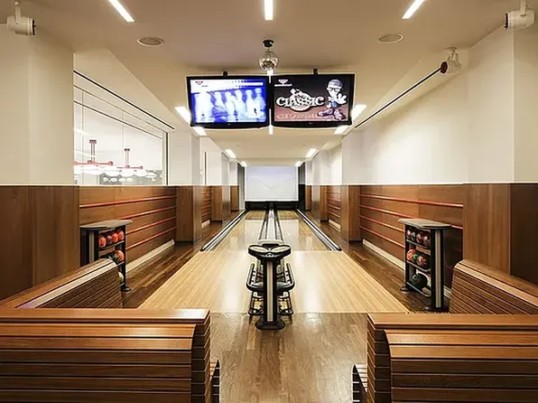 50 Riverside Boulevard image 14 of 19