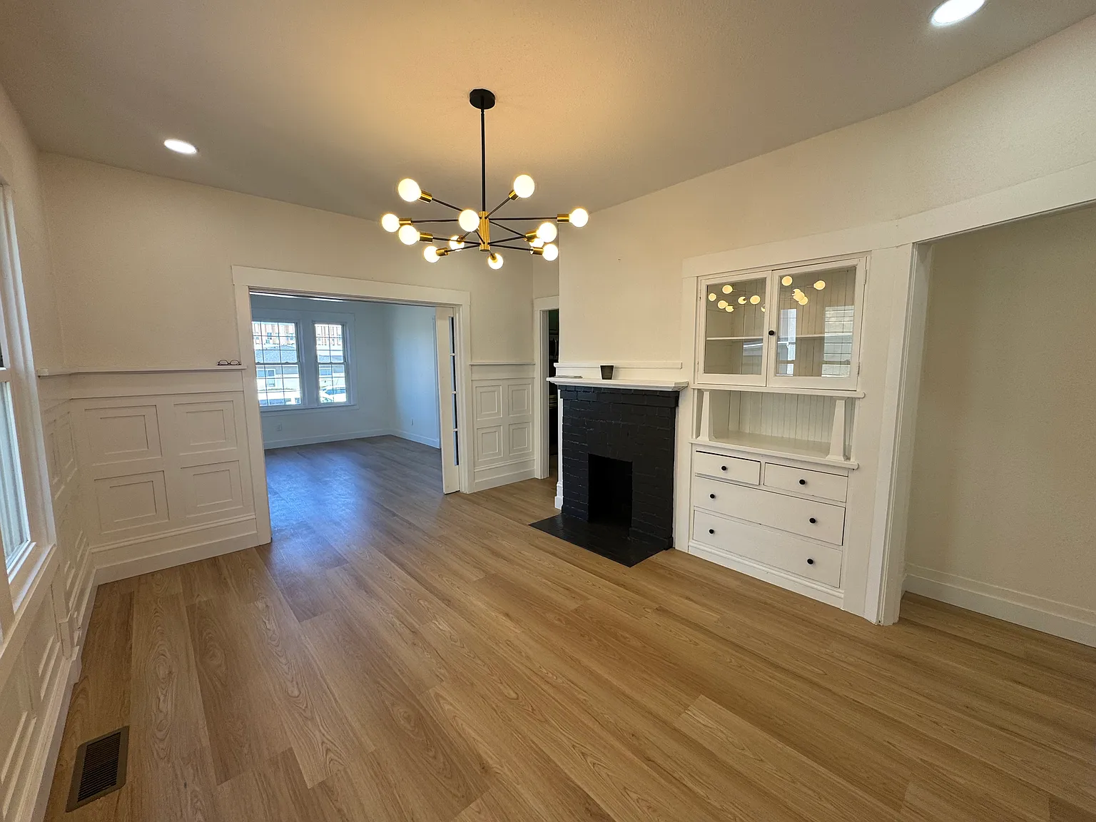 4 bed, $5,000 — Photo 2