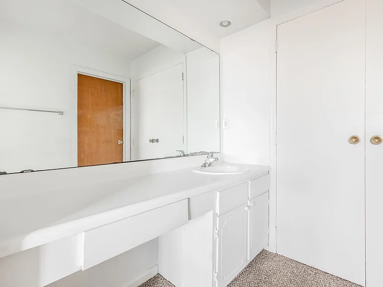 Prime W Apartments — Photo 15