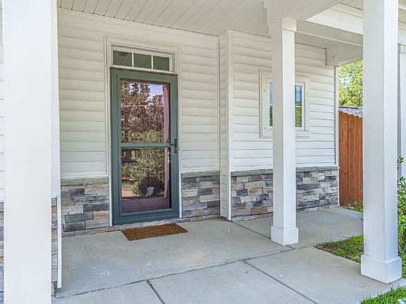 2nd image of 130 Henley Pl
