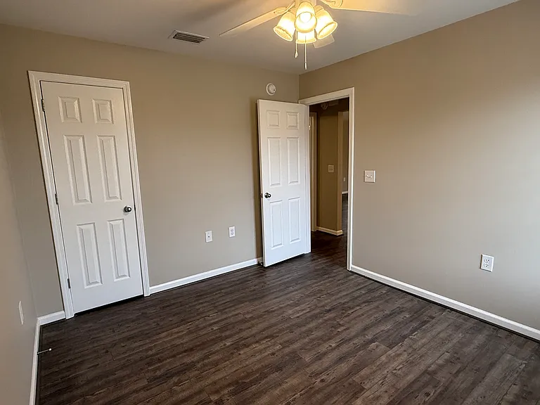 14287 Lexington Dr — Photo 16