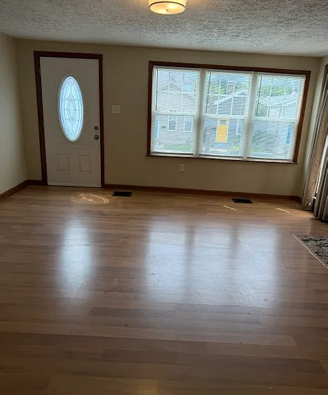 1021 Payne St — Photo 2