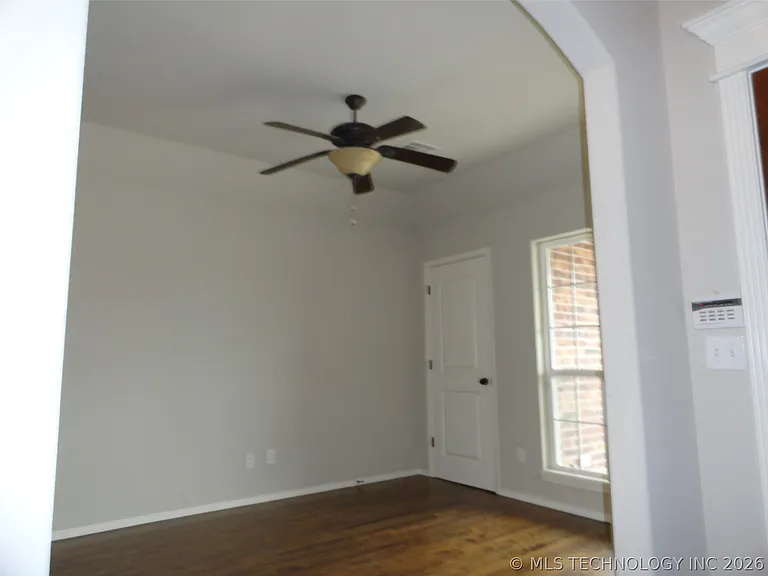 11017 S Lawrence St — Photo 16