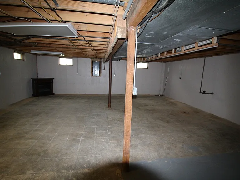133 Youngridge Dr — Photo 13