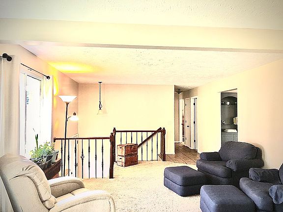 4th image of 3711 Schuemann Dr