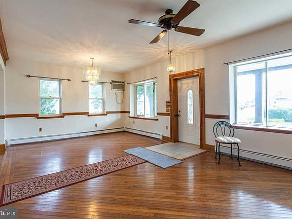 4th image of 315 Buchanan Ave