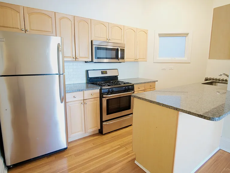 316 Lake St #2F — Photo 9