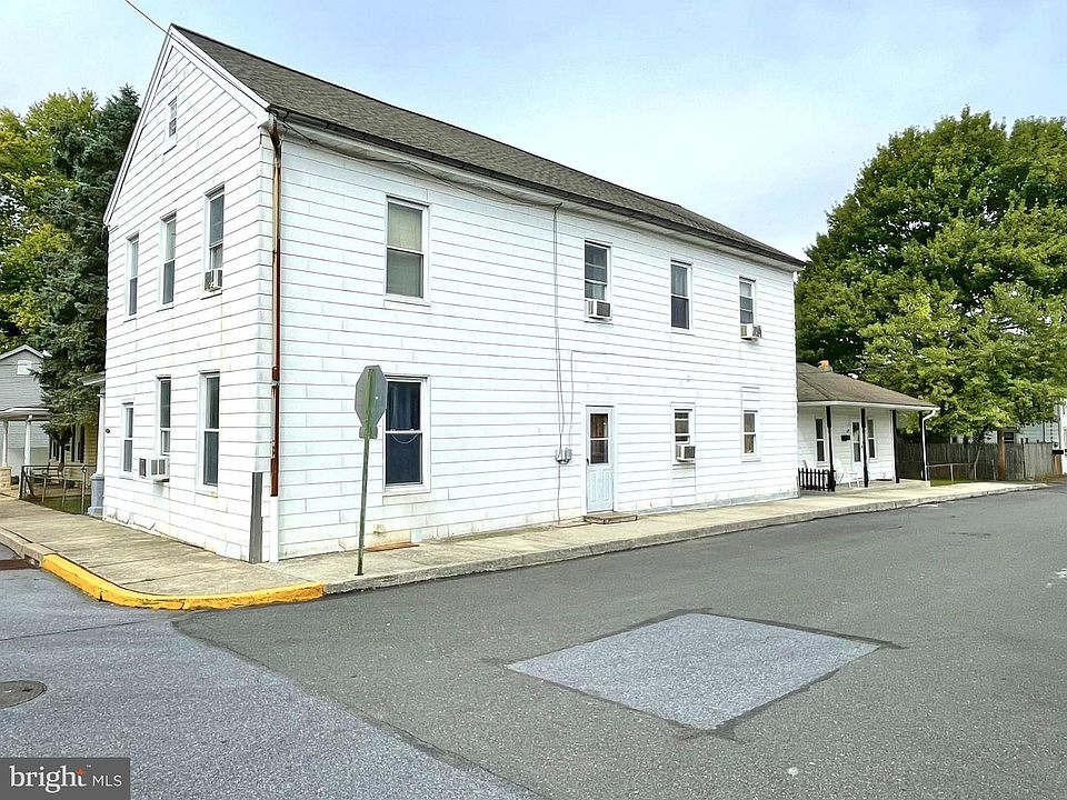 1st image of 270 W 2nd St