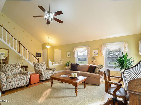 5th image of 7315 Rolling Hills Dr