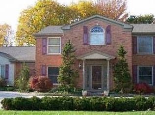 2754 Palmerston Dr, Troy, MI