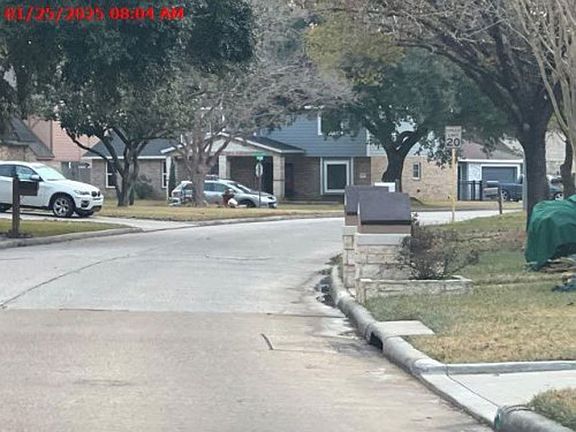 Exterior Neighborhood (street photo)