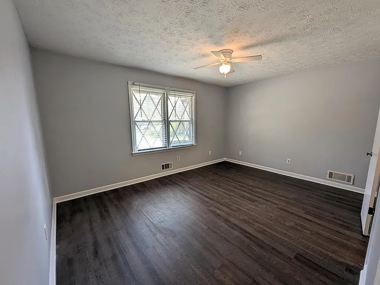 3253 Kimberly Woods Ct — Photo 11
