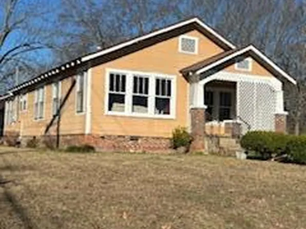 1701 E 3rd St, Corinth, MS 38834