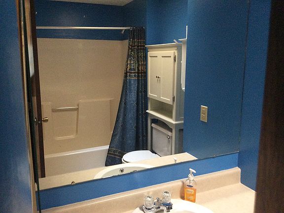 3rd image of 311 Applewood Ln