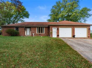 2883 W Deshong Dr, Pendleton, IN 46064