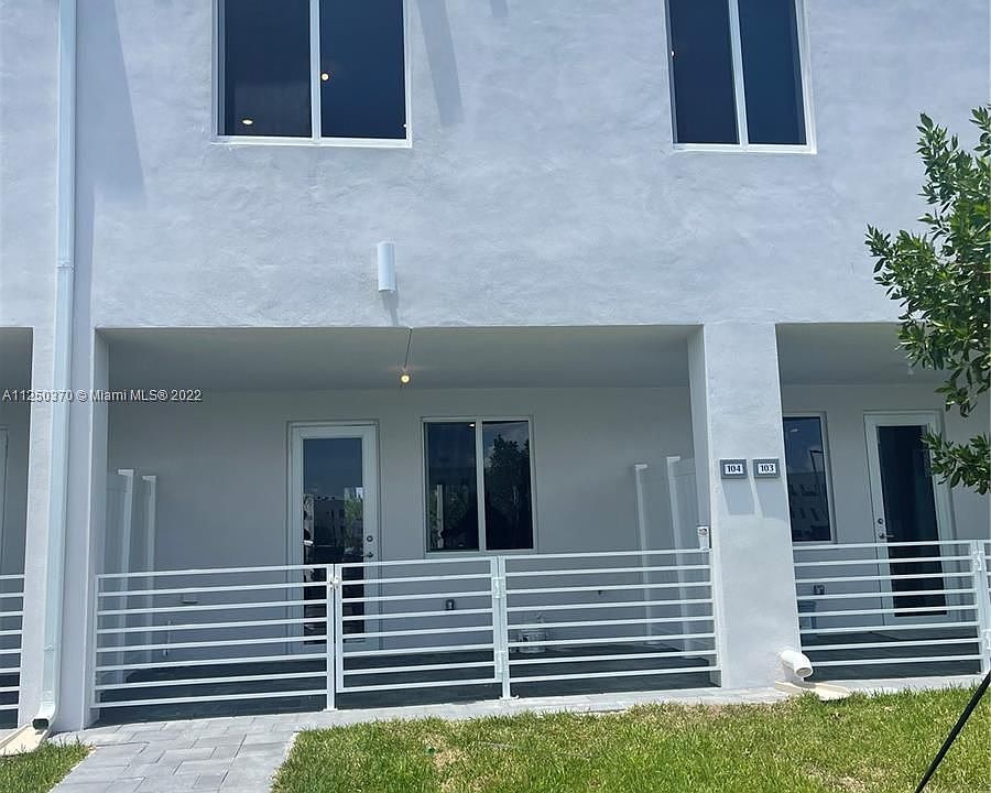 1st image of 10300 SW 66th St #104