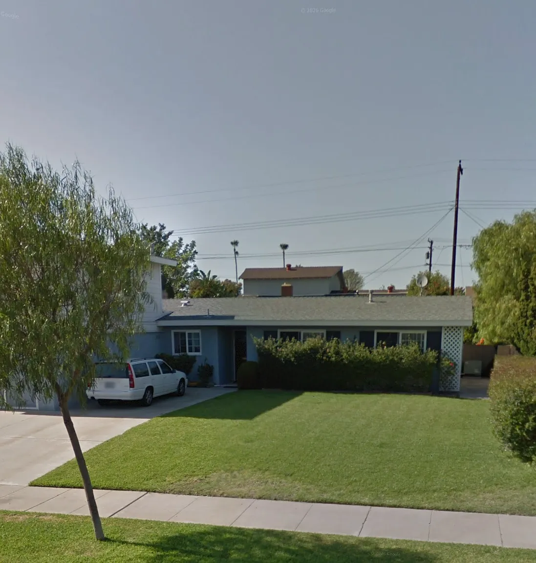 3749 E Euclid Ave — Photo 1