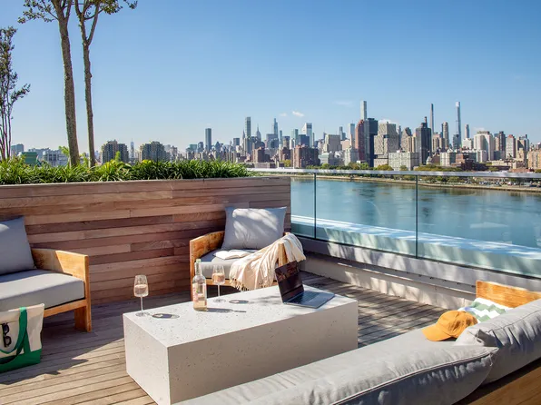 30-77 Vernon Boulevard image 12 of 27