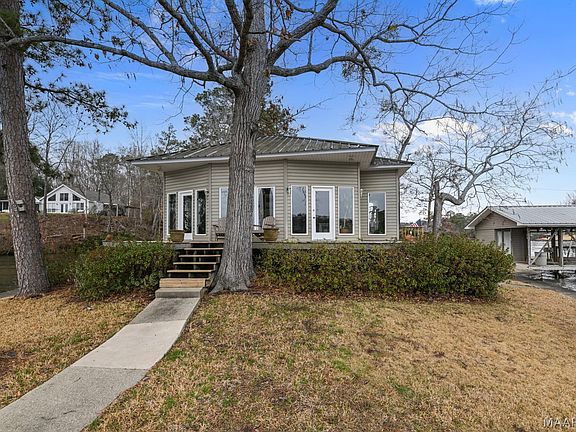 2nd image of 723 Shepherd Rd