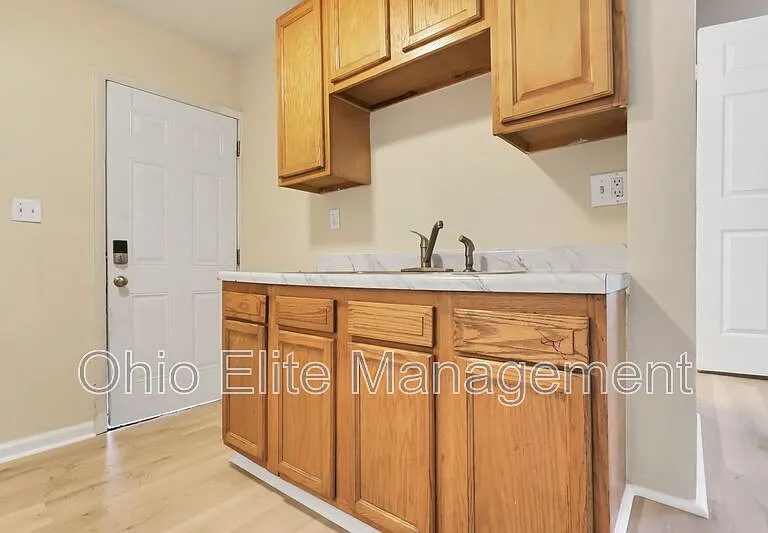 347 1/2 E Welch Ave — Photo 20